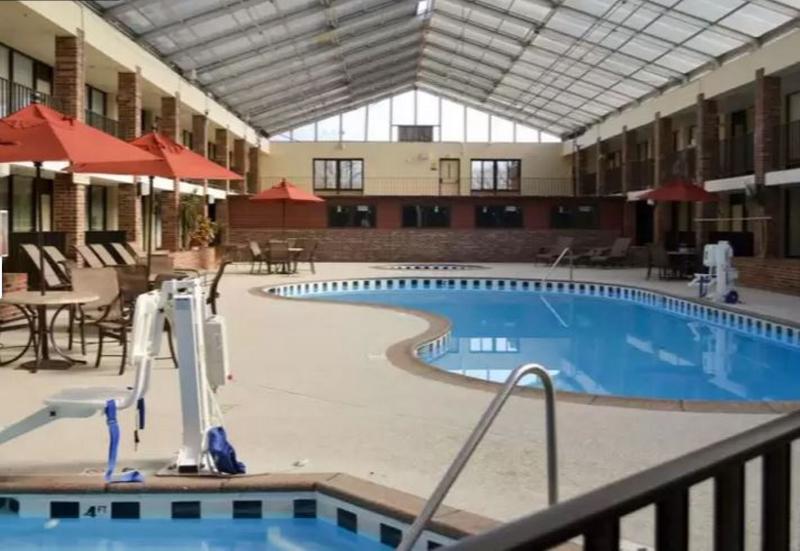 Vettecity Hotel بولينغ غرين المظهر الخارجي الصورة